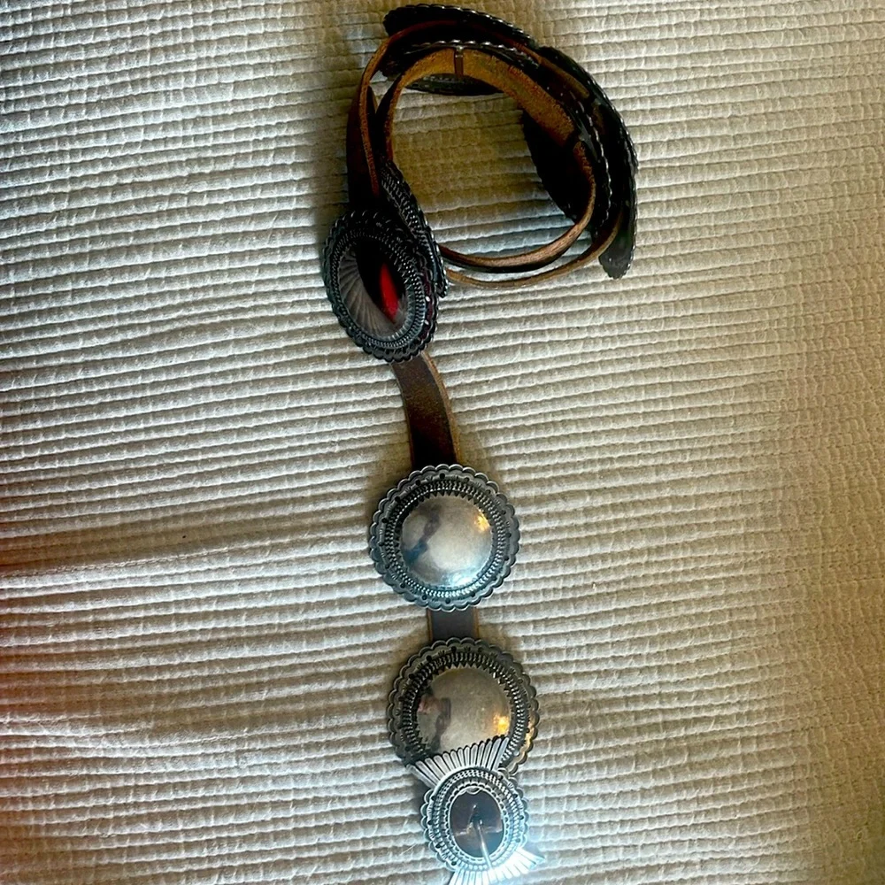 Vintage concha belt, they sell for thousands online. Made by Navajo silversmith - Picture 1 of 2